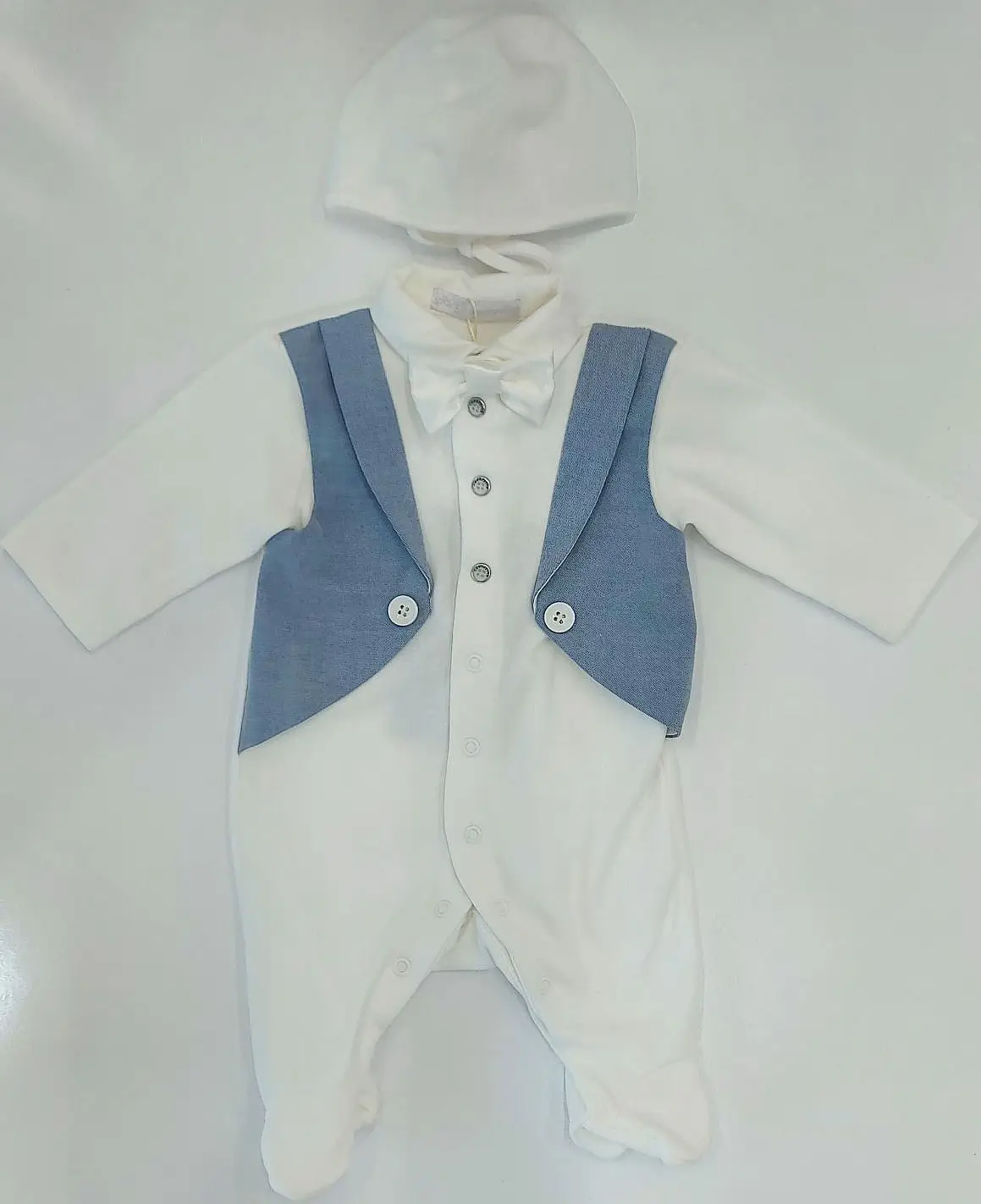 Комплект Choupette нарядный с декоративным сюртуком и бабочкой, комбинезон, чепчик, экрю-голубой 62