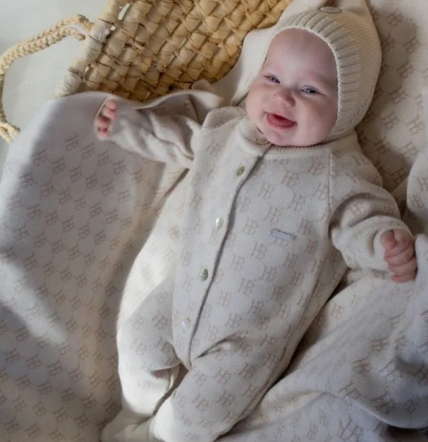 Фотография товара Комбинезон "Наследникъ" цв. натуральный, р. 0-3 мес - 6-9 мес (цв. натуральный, р. 0-3 мес)