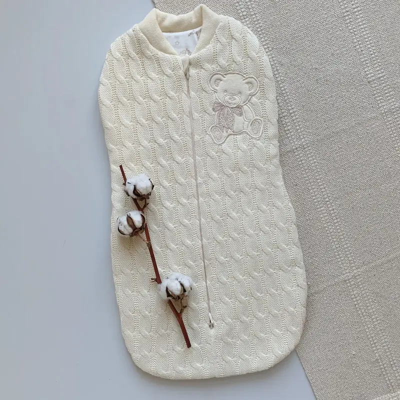 Кокон на молнии Little Star Косички с вышивкой Мишка крем бант экрю 68