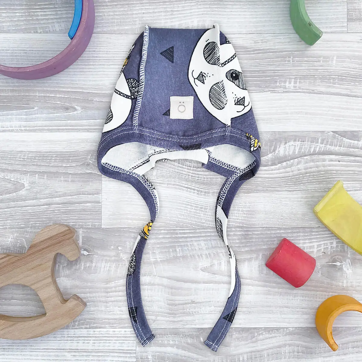 Чепчик Mjolk Панды 40-44 см