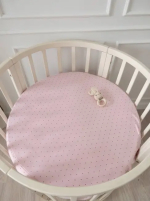 Фотография товара Простыня для овальной кроватки Горох Lappetti на резинке, цвет розовый