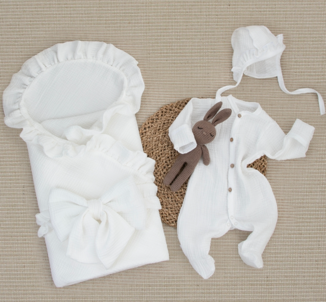 Фотография товара Комплект на выписку 4 предмета "Муслин Рюша.Плед", молоко, лето (р. 16 (рост 50-56 см))