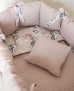 Фотография товара Комплект Peppy в кроватку с универсальными бортиками Vintage пике/сатин цвет пудровый