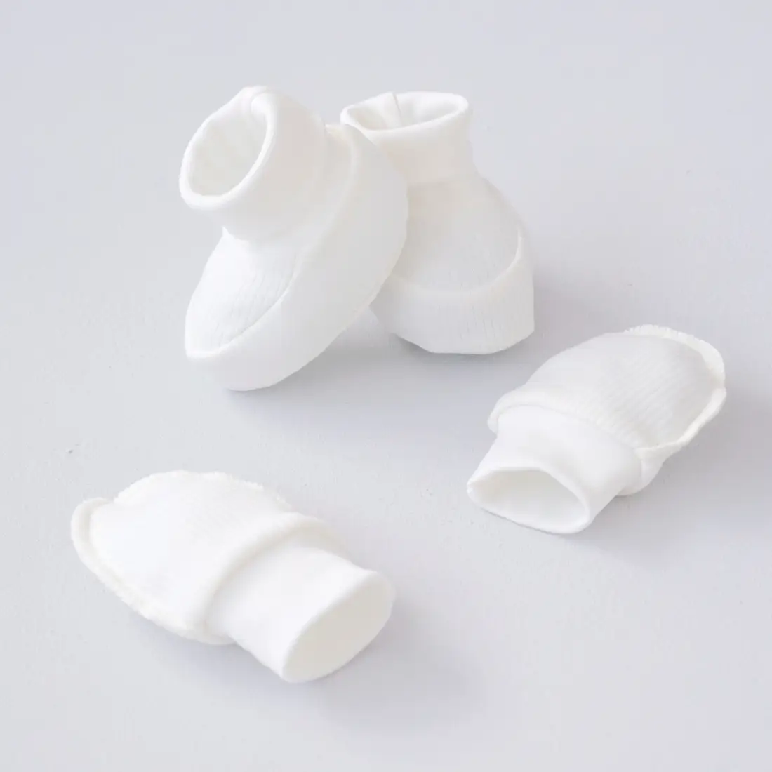 Комплект варежки антицарапки и пинетки KiDi kids Капучино цвет сливки