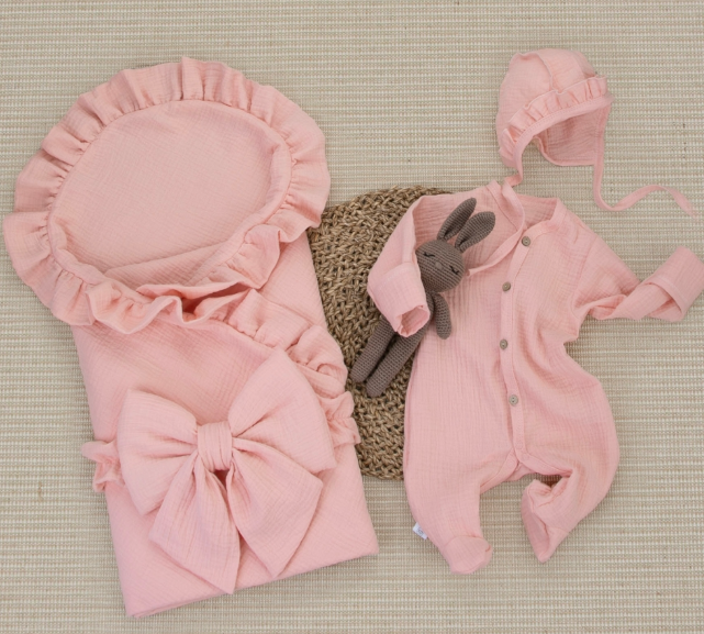 Фотография товара Комплект на выписку 4 предмета "Муслин Рюша.Плед", коралл, лето (р. 16 (рост 50-56 см))