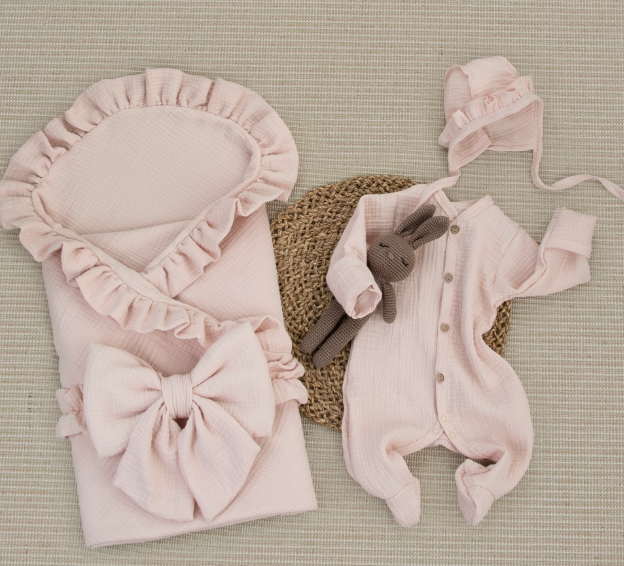 Фотография товара Комплект на выписку 4 предмета "Муслин Рюша.Плед", пудра, лето (р. 16 (рост 50-56 см))