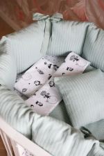 Фотография товара Комплект Peppy в кроватку с универсальными бортиками Vintage пике/сатин цвет олива